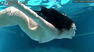 Vidéo Xxxwater du spectacle sous-marin de Jessica Lincolns
