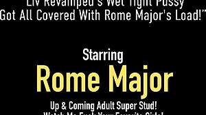 Το υγρό και σφιχτό μουνί της Rome Majors δέχεται ένα γενναιόδωρο φορτίο από τον τεράστιο κόκορα του μετά από μια χειραψία και βαθύ λαιμό